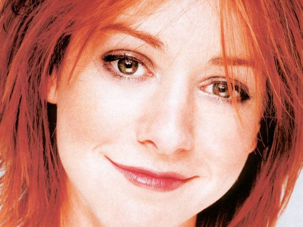 alyson-hannigan-22