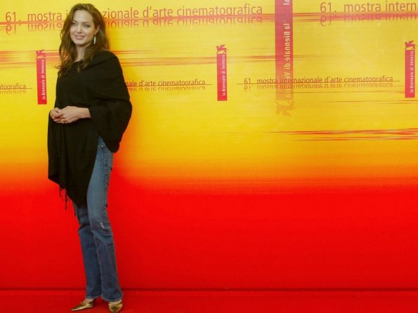 angelina-jolie-127