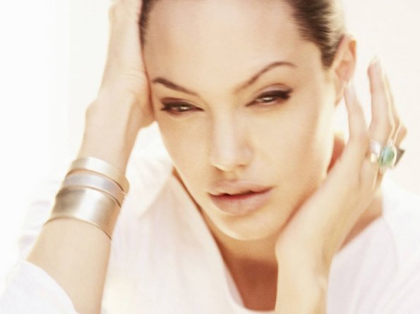 angelina-jolie-20