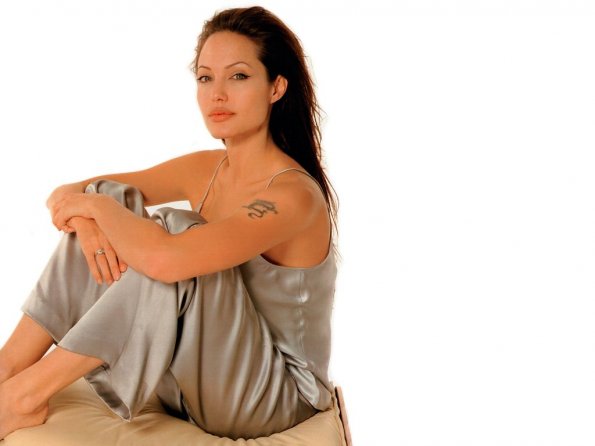 angelina-jolie-218