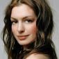 anne-hathaway-18