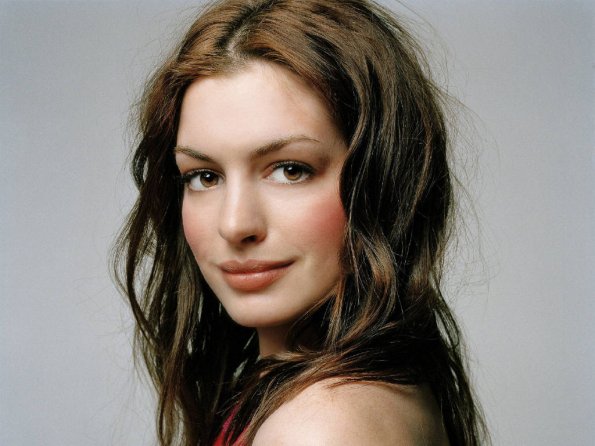 anne-hathaway-18