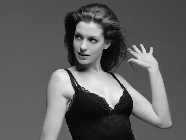 anne-hathaway-25