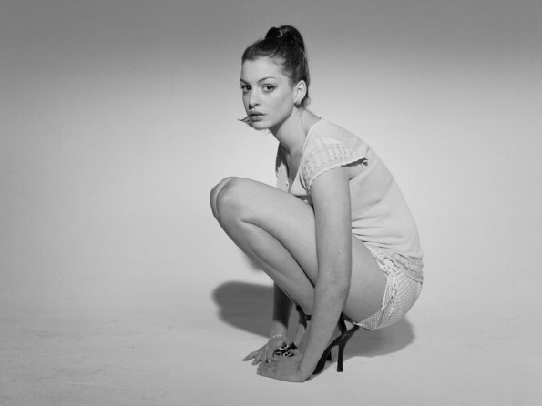 anne-hathaway-28