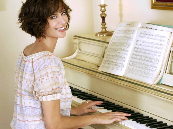 catherine-bell-8