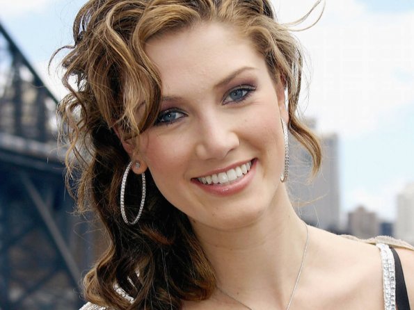 delta-goodrem-2