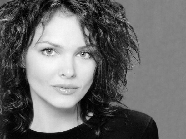 dina-meyer-7