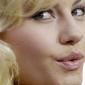 Elisha-Cuthbert-25