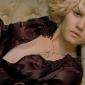 Elisha-Cuthbert-38