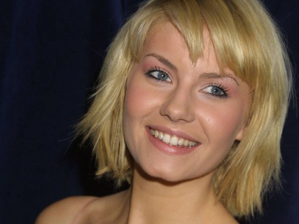 Elisha-Cuthbert-48