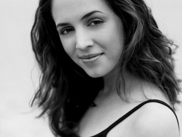Eliza-Dushku-19