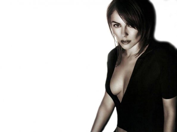 Elizabeth-Hurley-81
