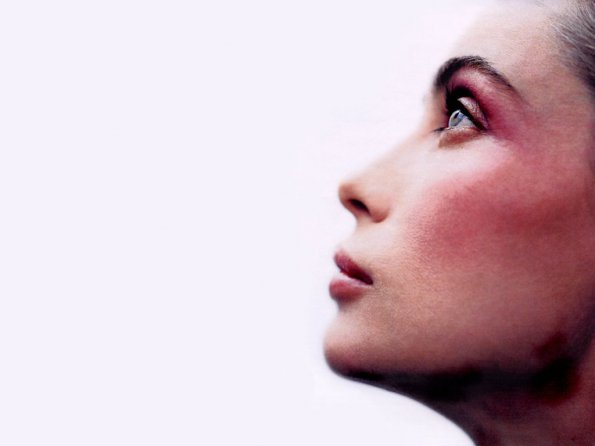 Emmanuelle-Beart-13