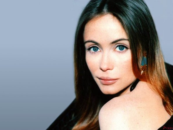 Emmanuelle-Beart-26