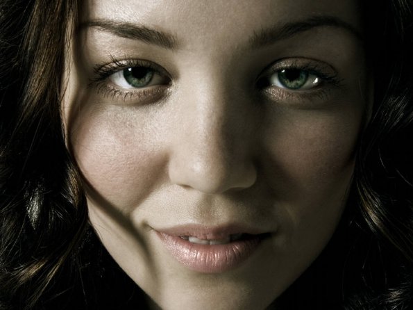 Erika-Christensen-10