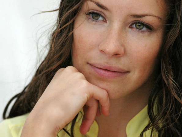 Evangeline-Lilly-43
