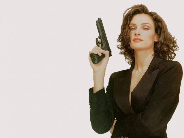 Famke-Janssen-35
