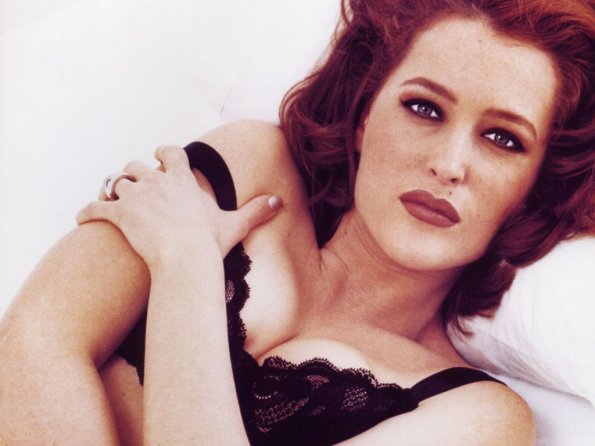Gillian-Anderson-18