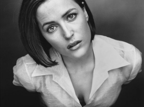 Gillian-Anderson-24