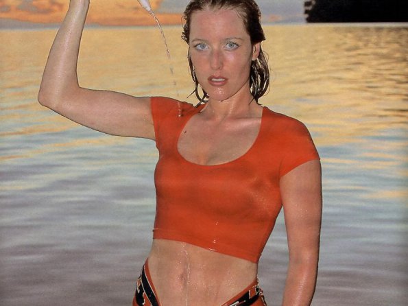 Gillian-Anderson-32