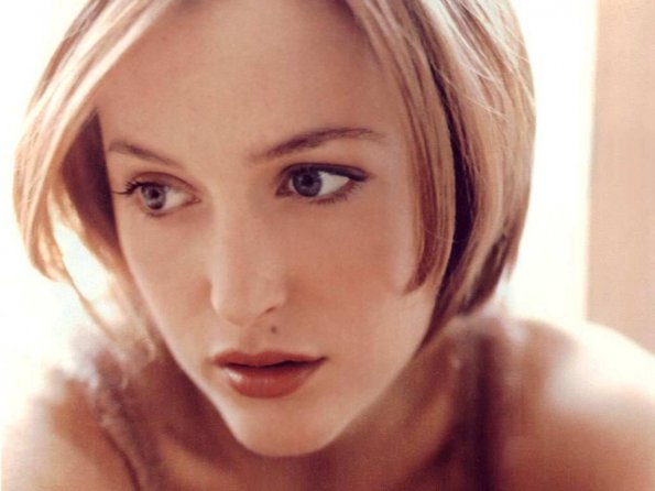 Gillian-Anderson-37