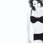 Gina-Gershon-15