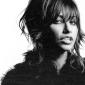 Gina-Gershon-25