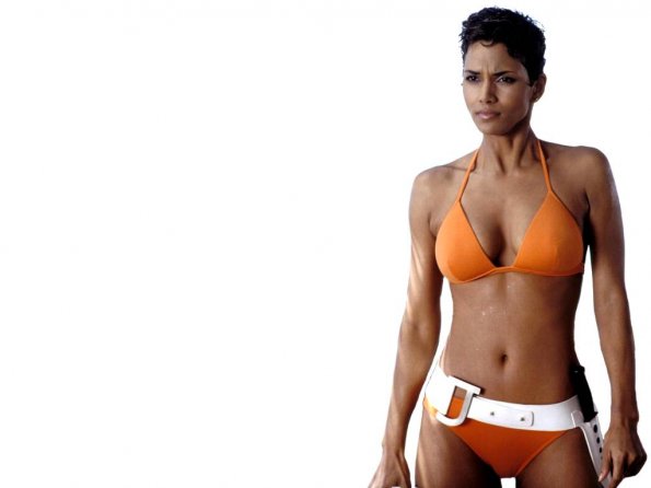 Halle-Berry-115
