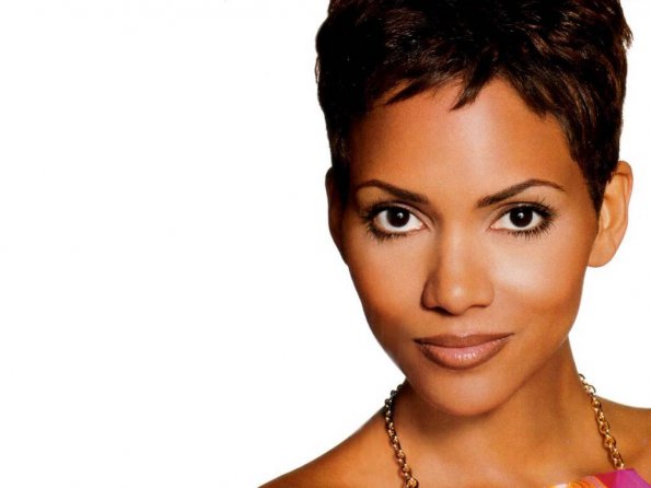 Halle-Berry-116