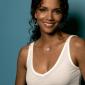 Halle-Berry-17