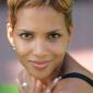 Halle-Berry-34