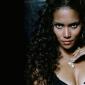 Halle-Berry-50