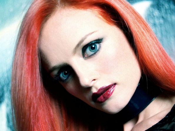 Heather-Graham-23
