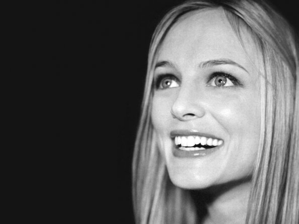 Heather-Graham-29
