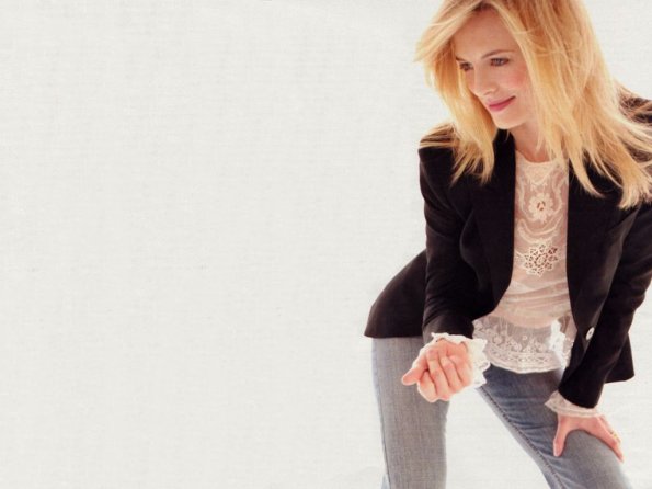 Heather-Graham-36