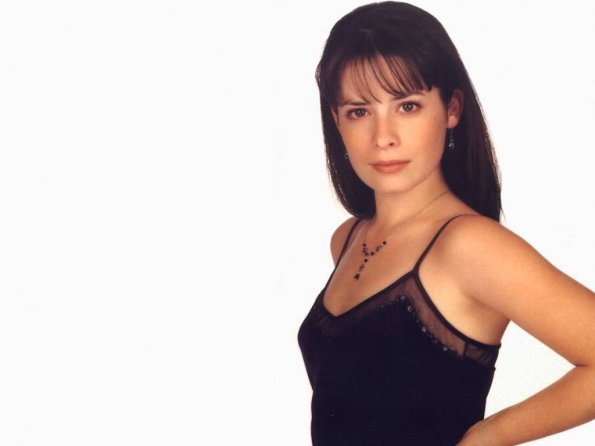 Holly-Marie-Combs-2