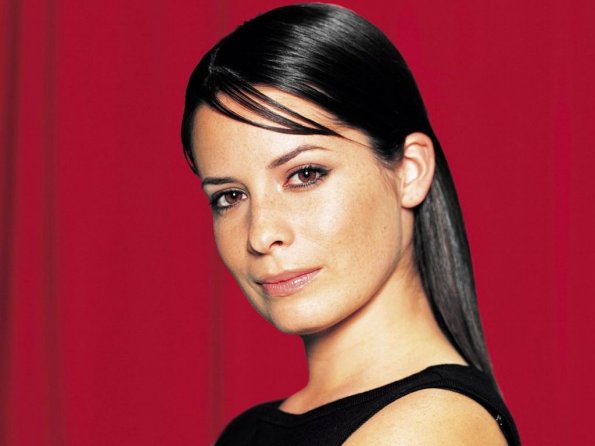 Holly-Marie-Combs-8