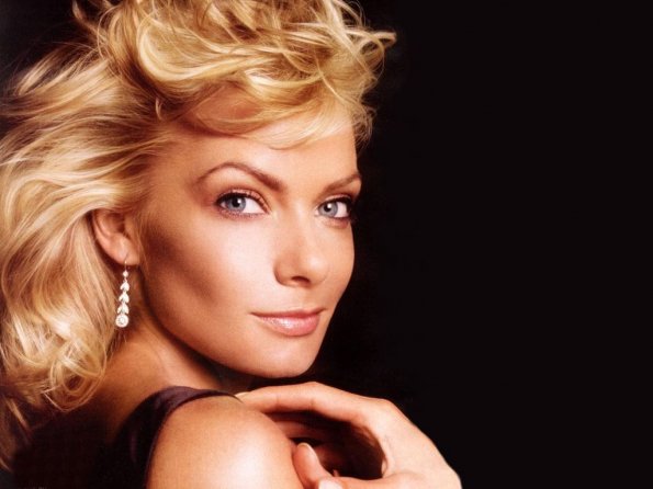 Jaime-Pressly-26