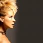 Jenna-Elfman-12