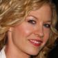 Jenna-Elfman-16