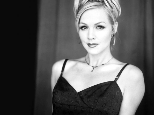 Jennie-Garth-23