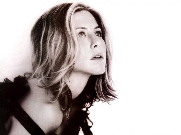 Jennifer-Aniston-110