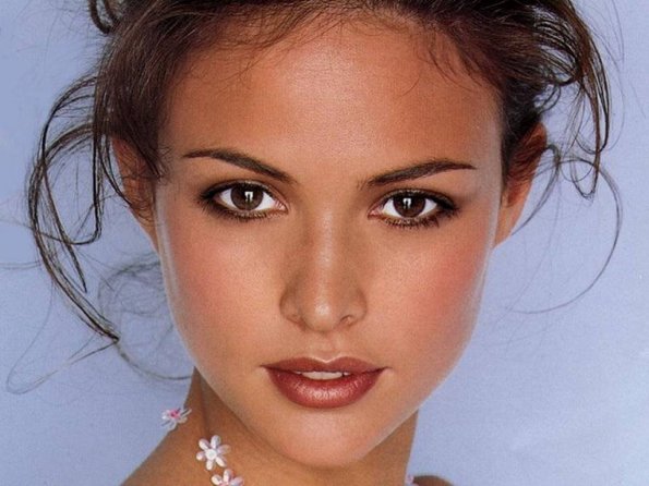 Josie-Maran-121