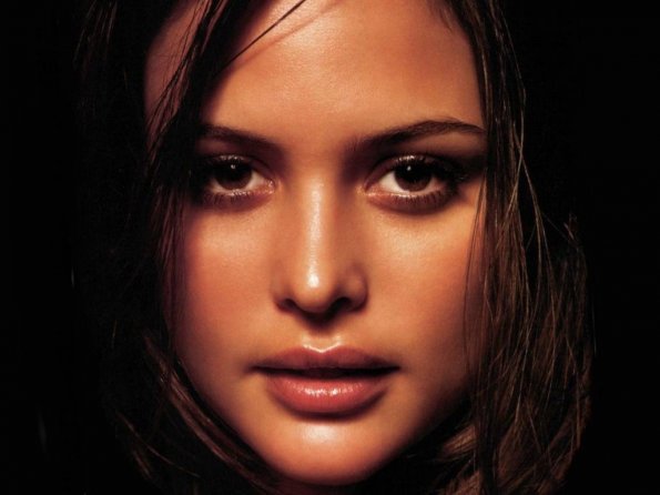 Josie-Maran-122