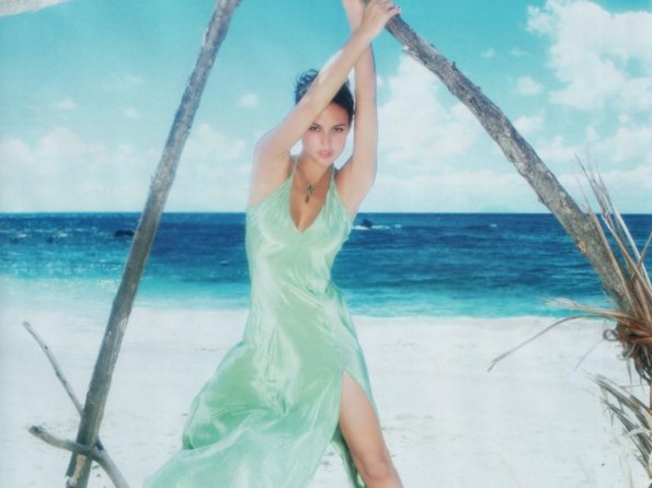 Josie-Maran-19