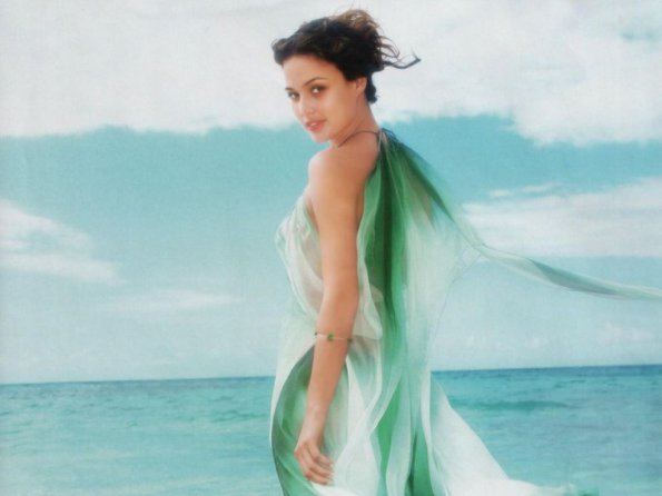Josie-Maran-32
