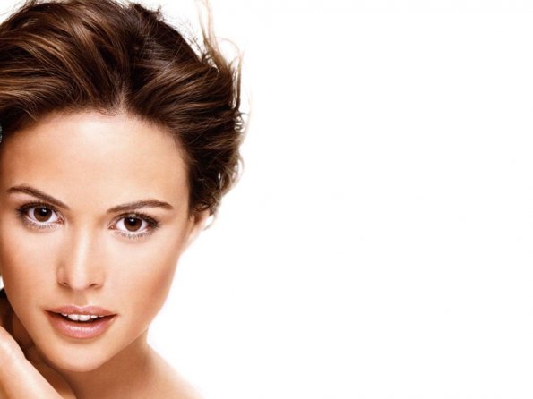 Josie-Maran-35