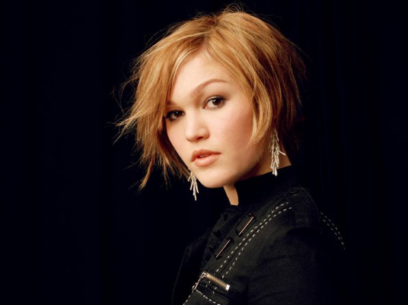 Julia-Stiles-14