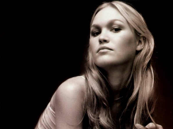 Julia-Stiles-16