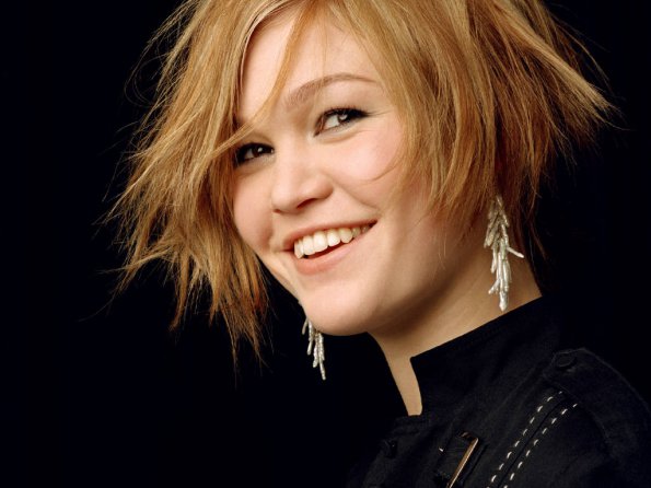 Julia-Stiles-17